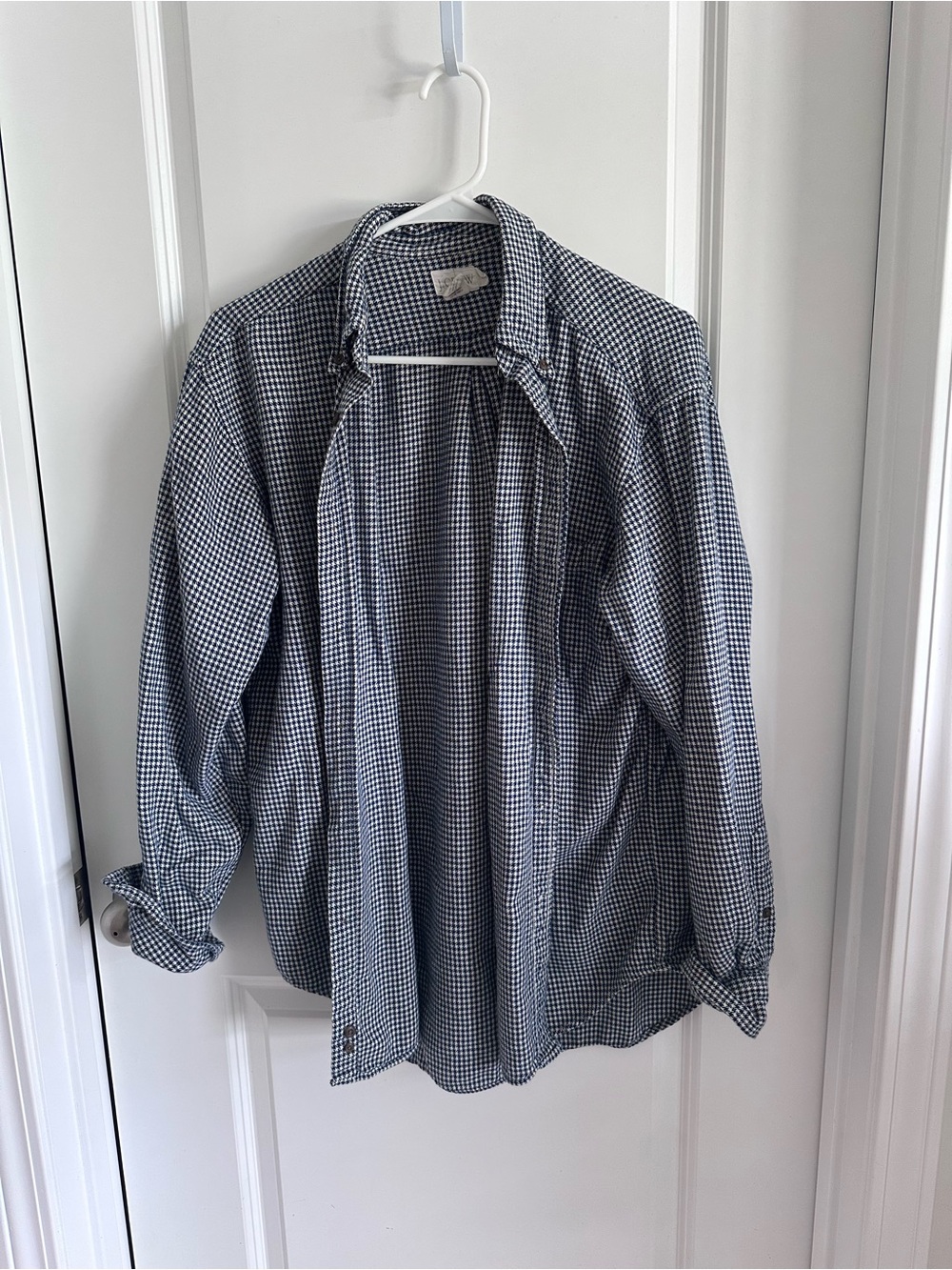 J. Crew Men's Blue and White Gingham Button-Down Flannel